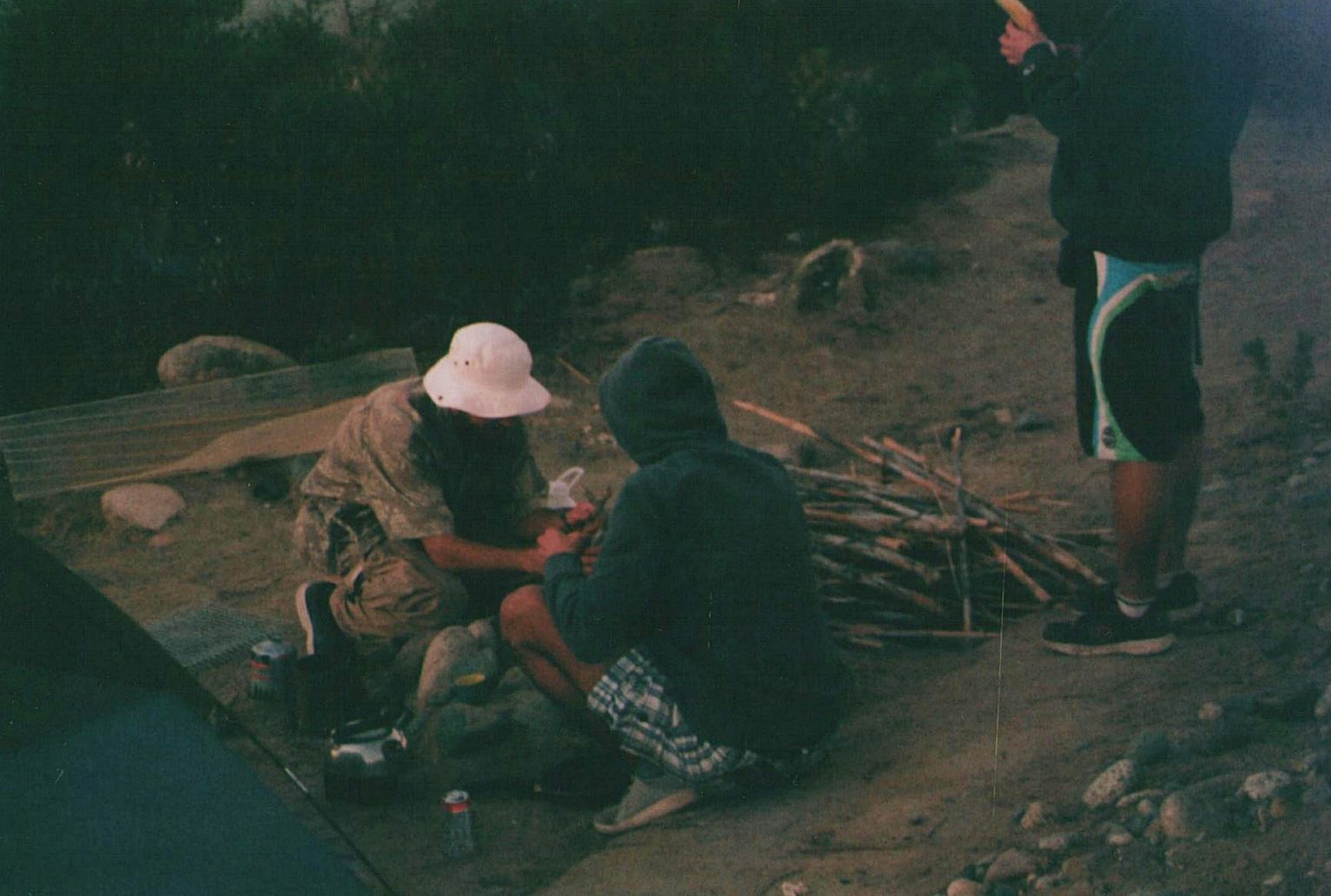 10 Steps to Build a DIY Underground Bushcraft Survival Shelter ...