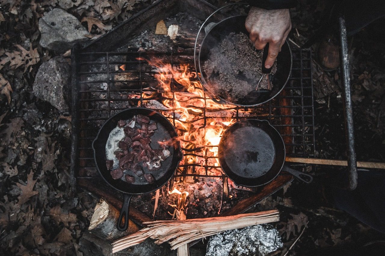 taiki-ishikawa-w6EMxsk8CDA-unsplash Cooking in Camping