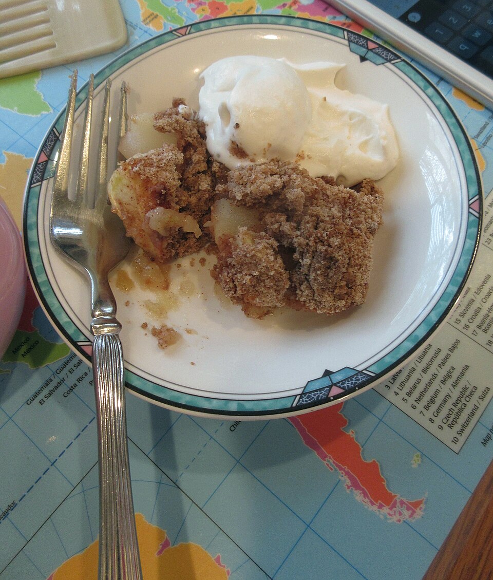Fresh baked apple crisp