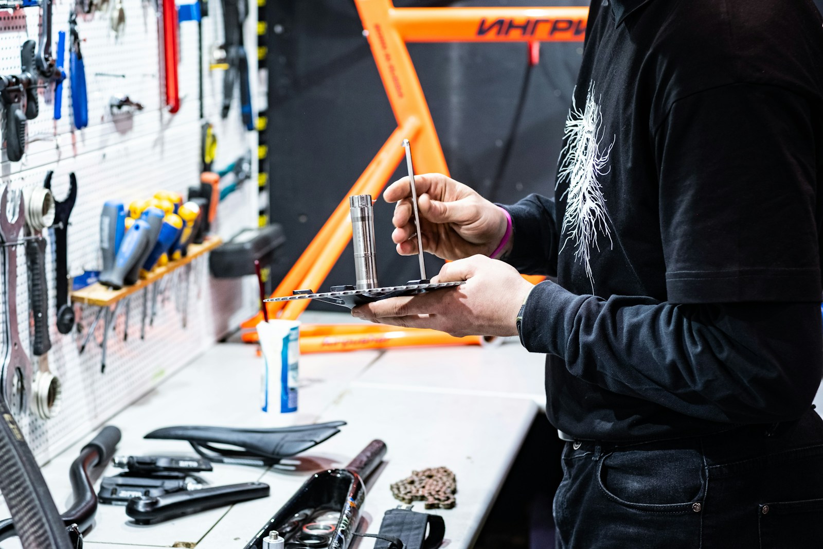 Building fixed gear bike in service
