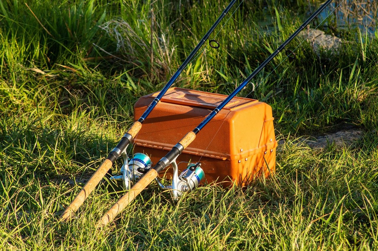 Two Fish Pole and Box