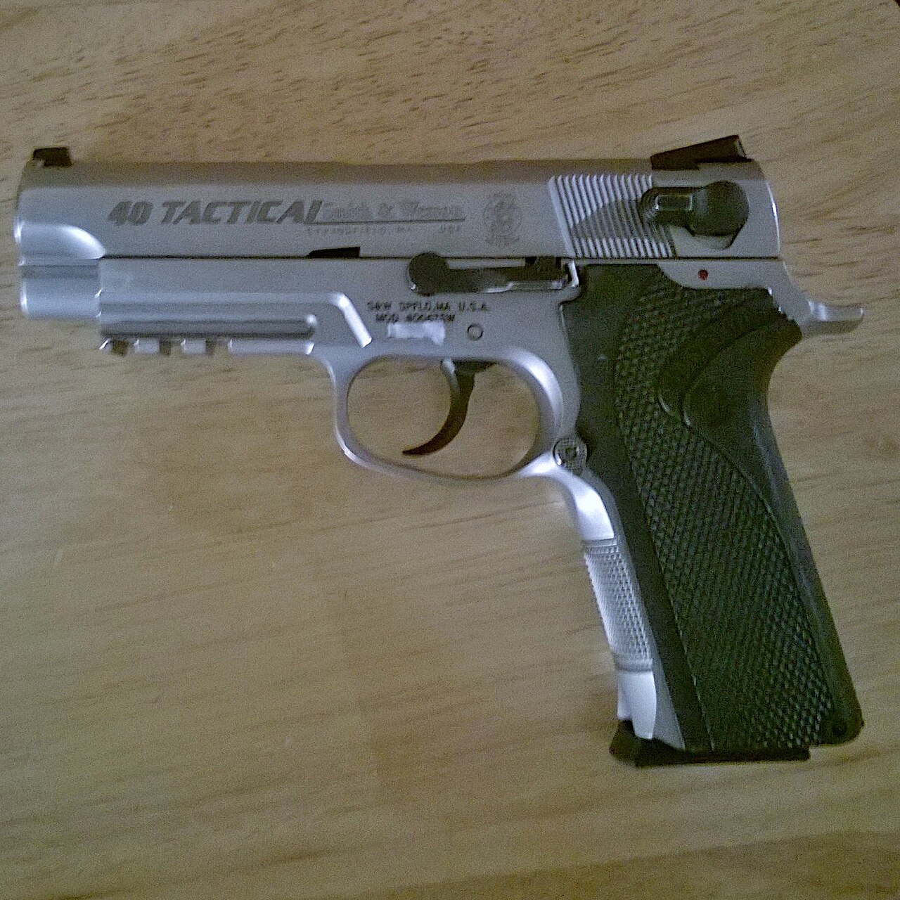 Smith And Wesson 4006