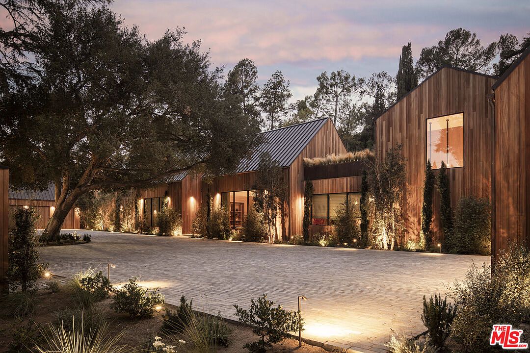 taiki-ishikawa-w6EMxsk8CDA-unsplash