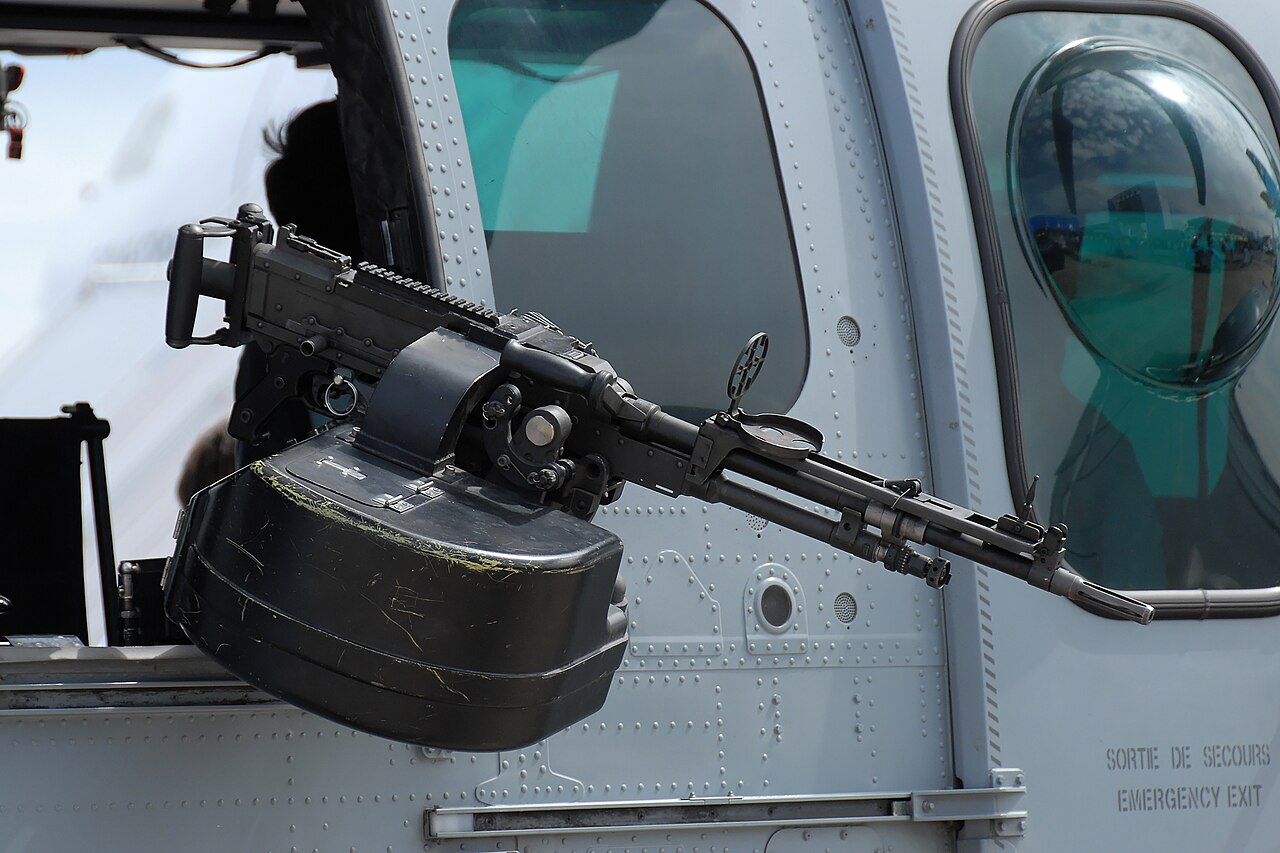 An FN MAG mounted on a Eurocopter EC725 Caracal at the 2007 Paris Air Show held at Le Bourget airport.