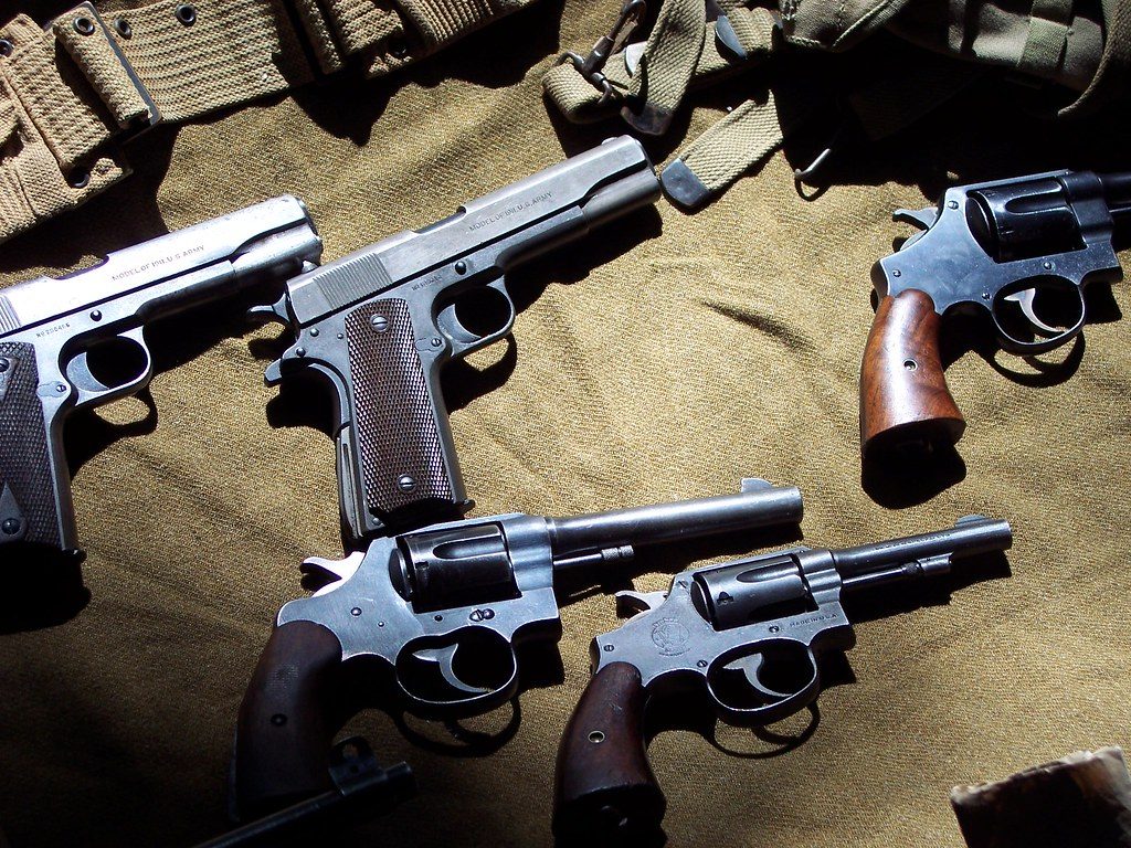 US Pistols & Revolvers