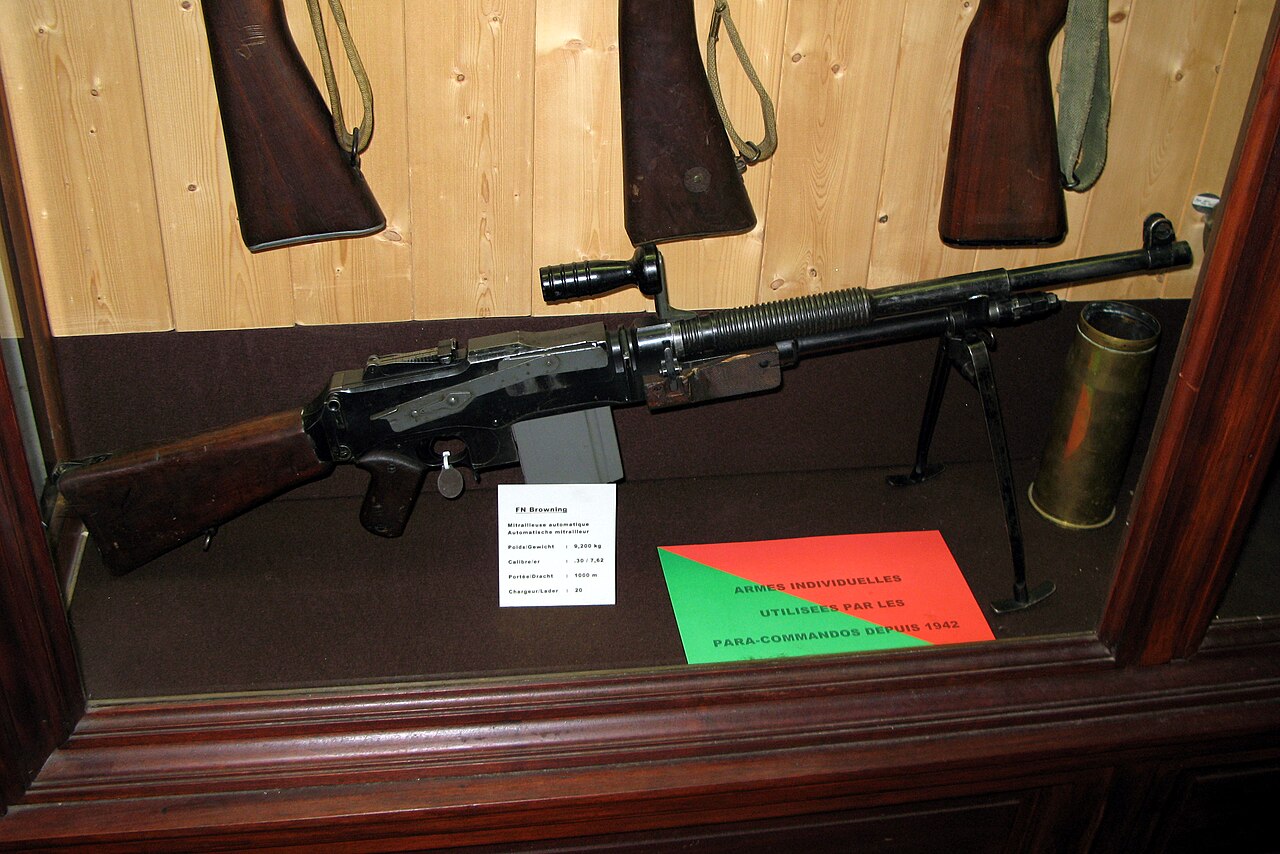 FN Mle D variant of the Browning M1918 featuring a quick-change barrel