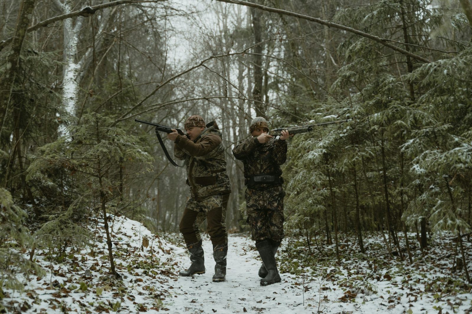 Hunting with rifle in bad weather condition