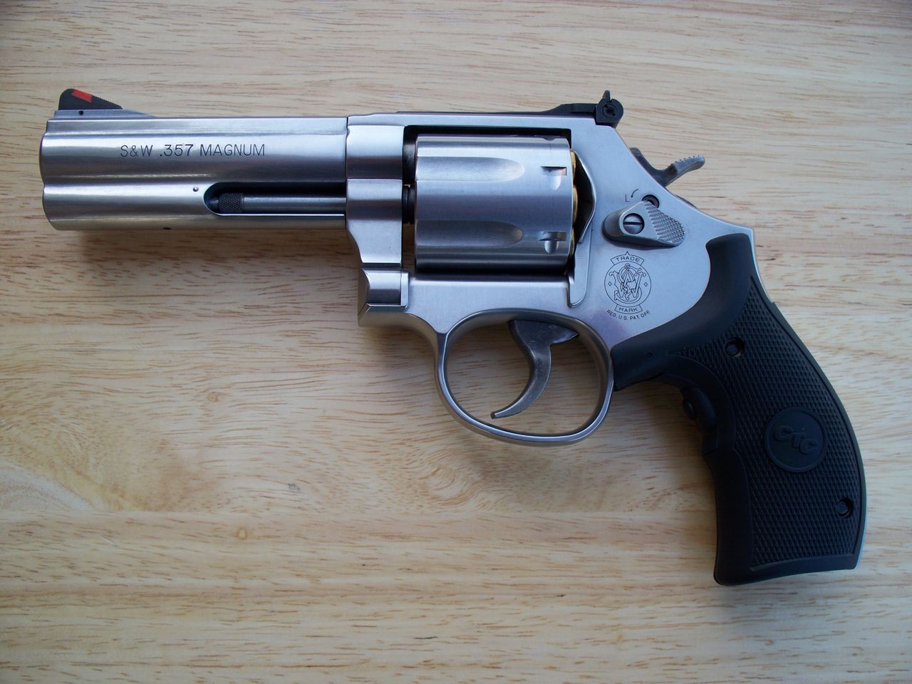 Smith & Wesson Model 686 vs Model 617
