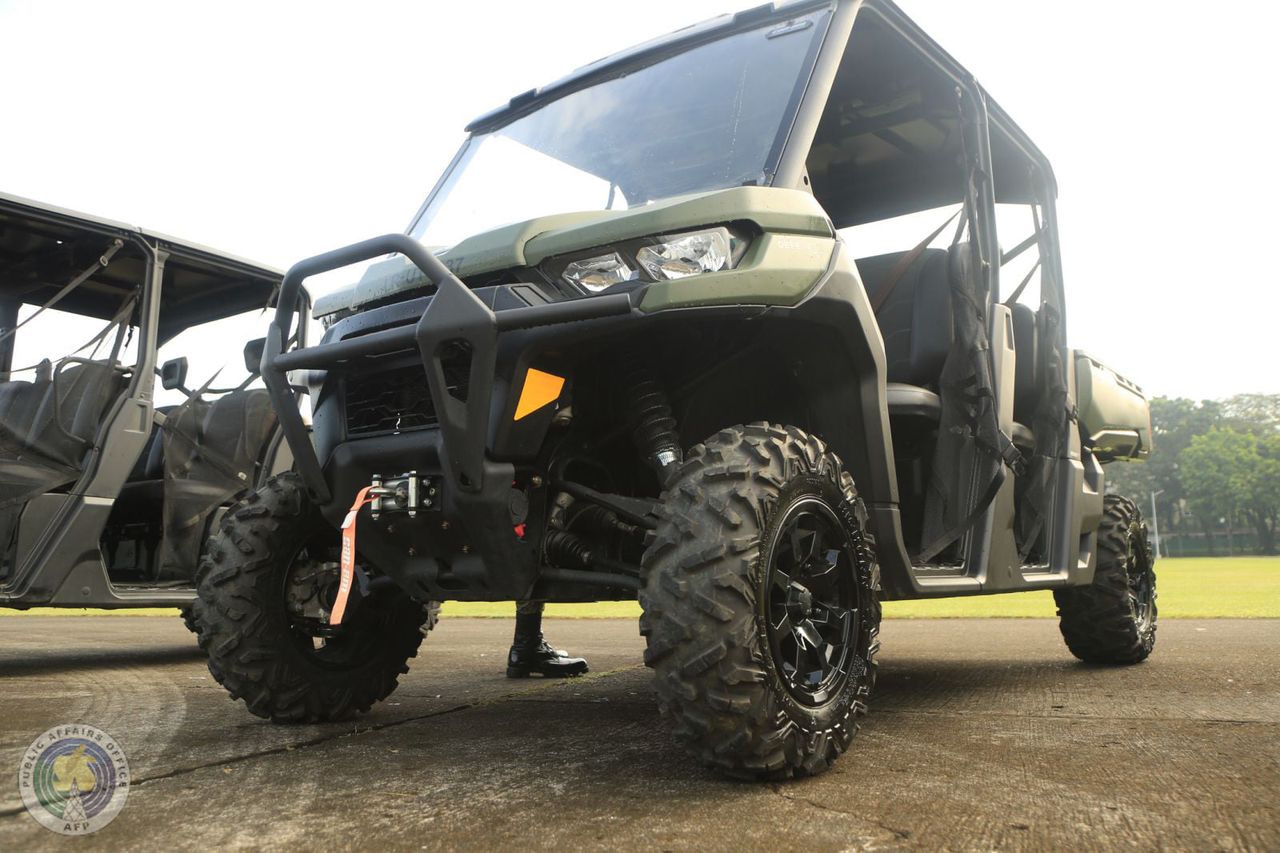 Can-Am Defender HD10