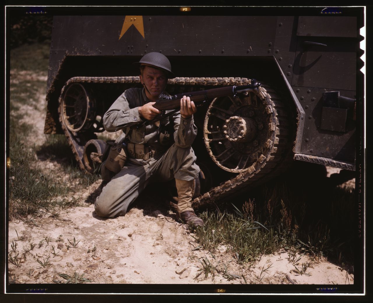 Palmer, Alfred T., photographer/Wikimedia Commons